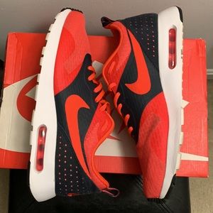 Nike Air Max Tavas Essential 725073-600 Red Mens Size 9 Womens 10.5